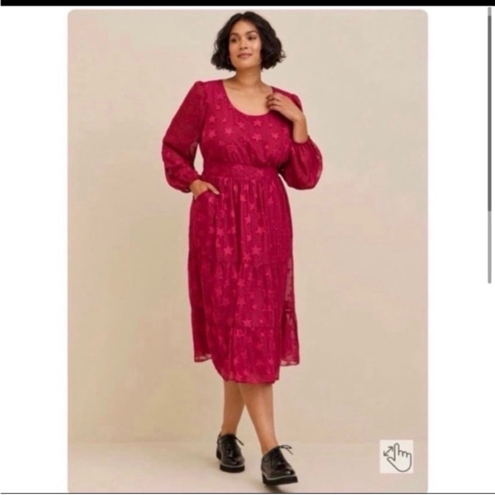 TORRID Magenta Star Print Midi Dress - Picture 2 of 8